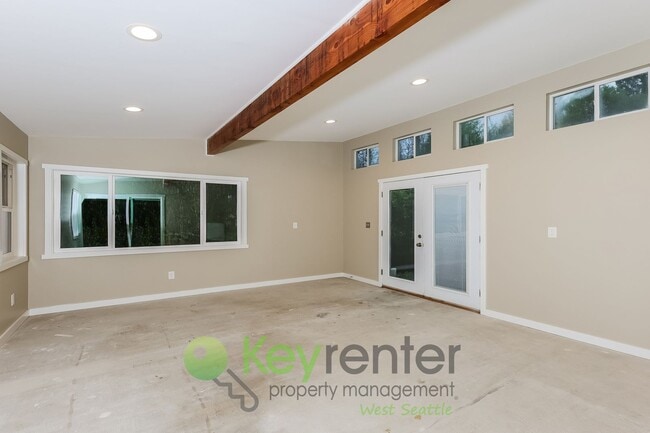 Building Photo - Remodeled Home with Zen Room, Soaking Tubs & Gas Fireplace