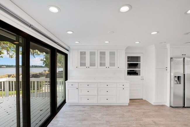 Building Photo - 812 East Blvd