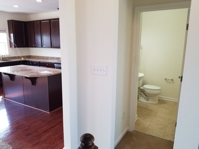 Building Photo - Large, Luxury, Garage Townhome in Hockessi...
