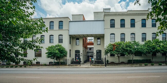 Building Photo - 109 Perry St