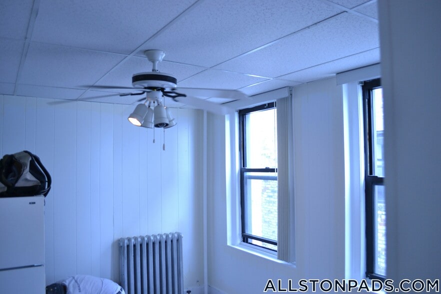 Building Photo - 439 Cambridge St