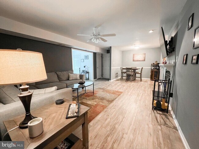 Building Photo - 81 W Bluebell Ln