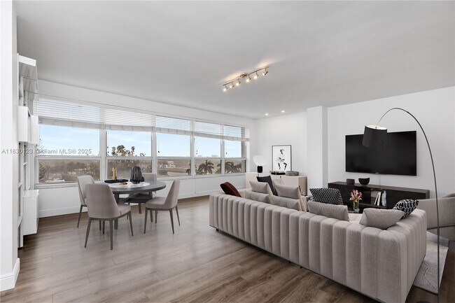 Building Photo - 4925 Collins Ave