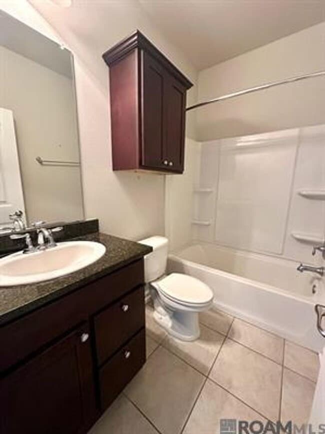 Building Photo - 39356 Legacy Lake Dr