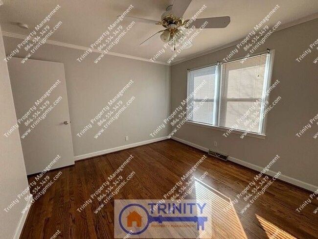 Building Photo - All utilities included with rent due to sh...