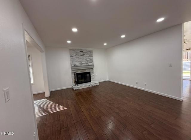 Building Photo - 1047 Village Square