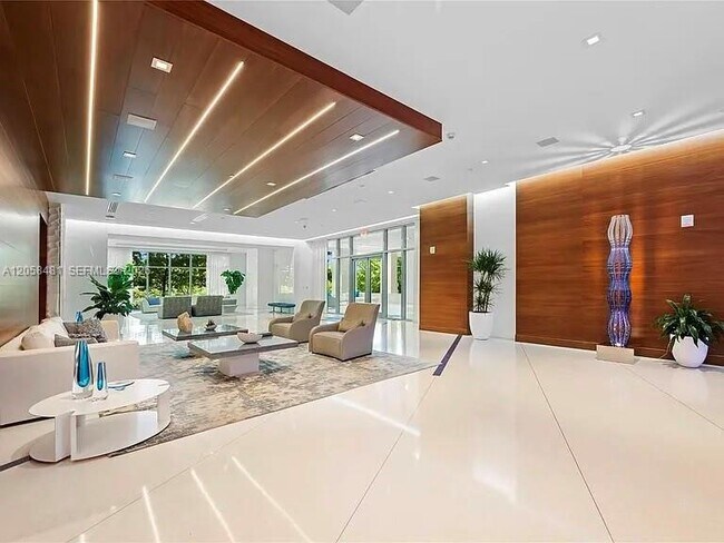 Building Photo - 300 Sunny Isles Blvd