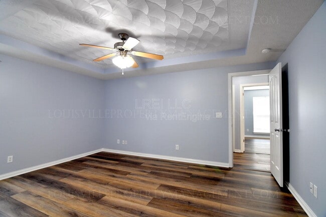 Building Photo - 5527 Raintree Ridge