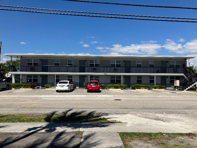 Primary Photo - 621 Ridge Rd