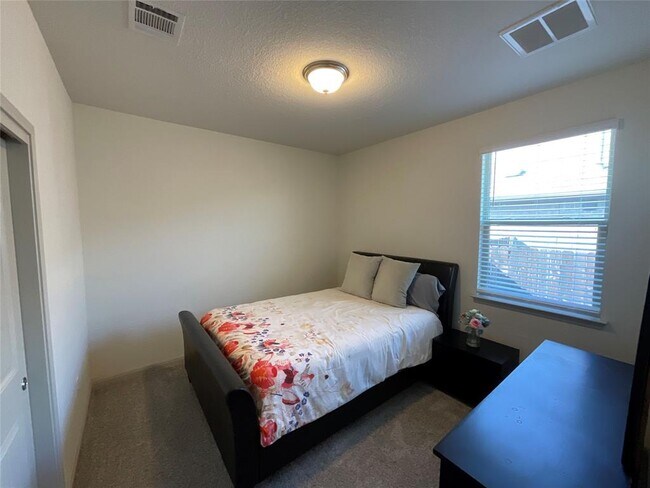 Building Photo - 18317 Calasetta Dr