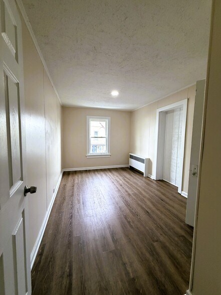 Building Photo - 301 S Robinson Ave