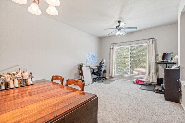 Building Photo - 5806 Chuckwagon Cir