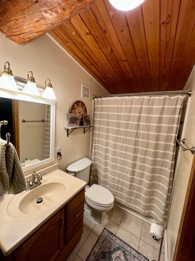 Building Photo - Charming 3-Bedroom Home in North Pole, AK ...