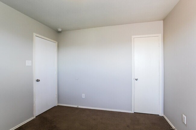 Building Photo - 21243 Linden House Ct