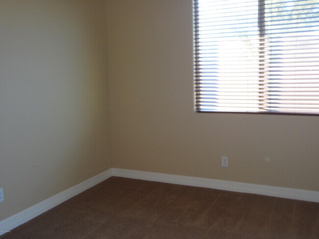 Building Photo - 1575 W Pelican Ct