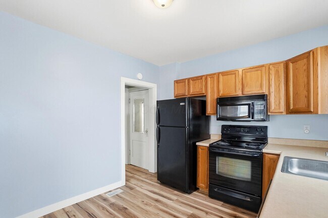 Building Photo - 212 E Hudson St