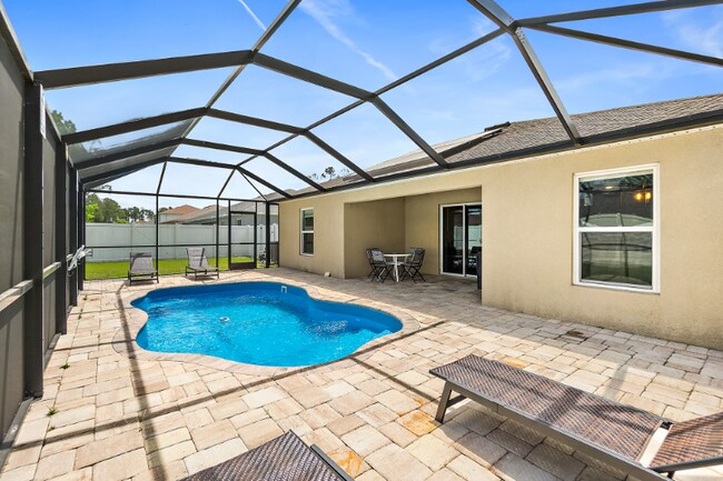 Building Photo - 10 Lladd Ct