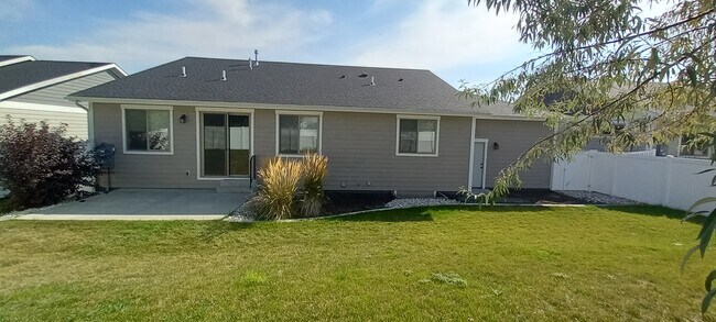 Building Photo - 3617 Colton Blvd