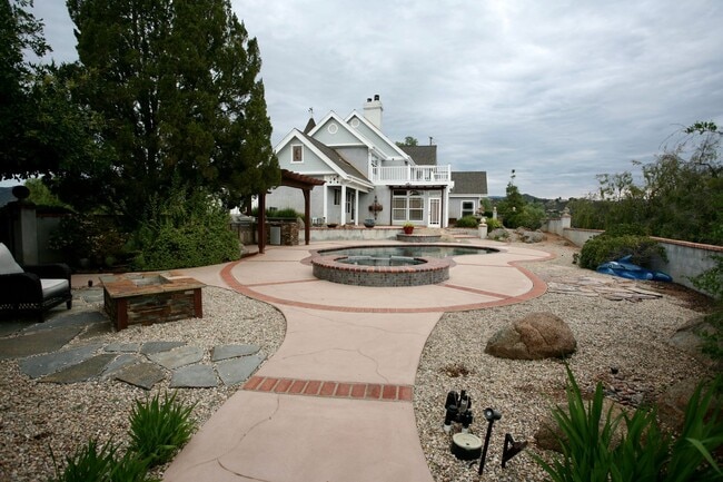 Building Photo - 4br 3-1/2ba Victorian in hills of Blossom Valley