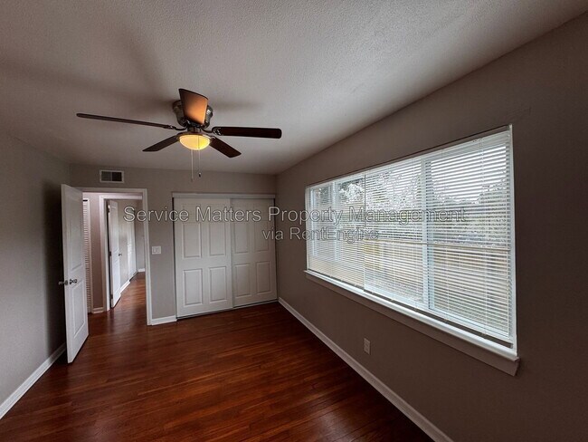 Building Photo - 707 Woodmere Dr