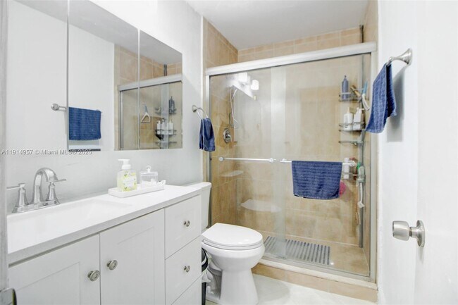 Building Photo - 6604 SW 113th Ave