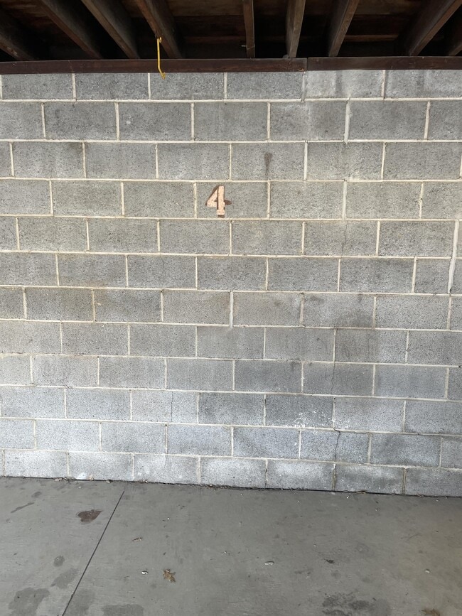Building Photo - 15212 Maple Park Dr