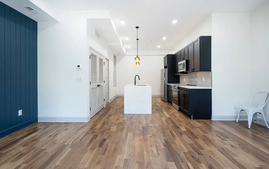 Building Photo - 2227 N 33rd St