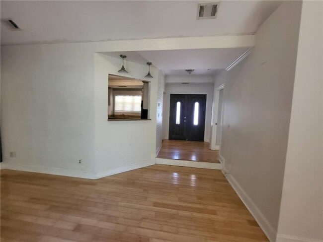 Building Photo - 3873 King Edward Trail SW