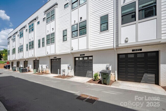 Building Photo - 1033 Wesley Terrace Ave