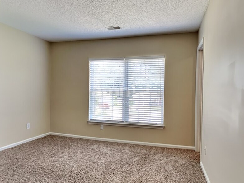 Building Photo - 193 Wildberry Ln