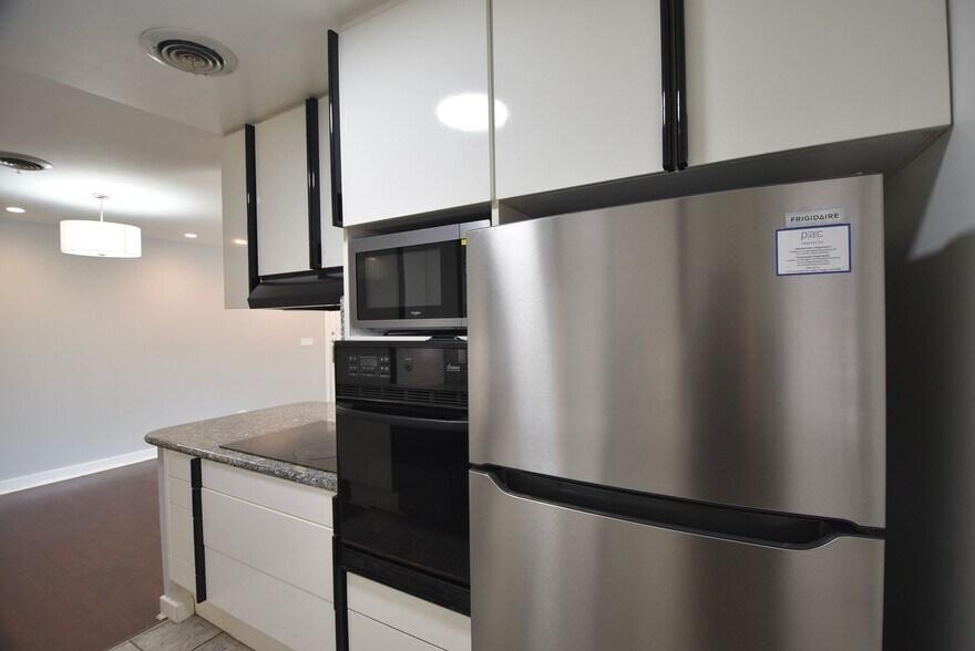 Building Photo - 11204 Peach Grove St