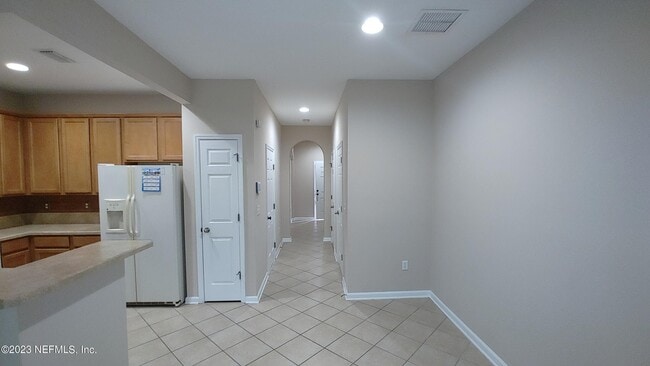 Building Photo - 5956 Pavilion Dr
