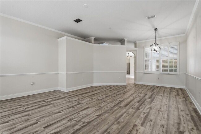 Building Photo - 525 Cullaro Ln