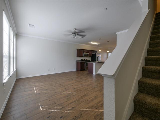Building Photo - 5425 Dolores Pl