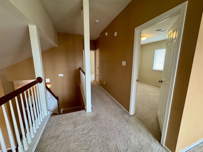 Building Photo - 5207 Bridgewood Dr