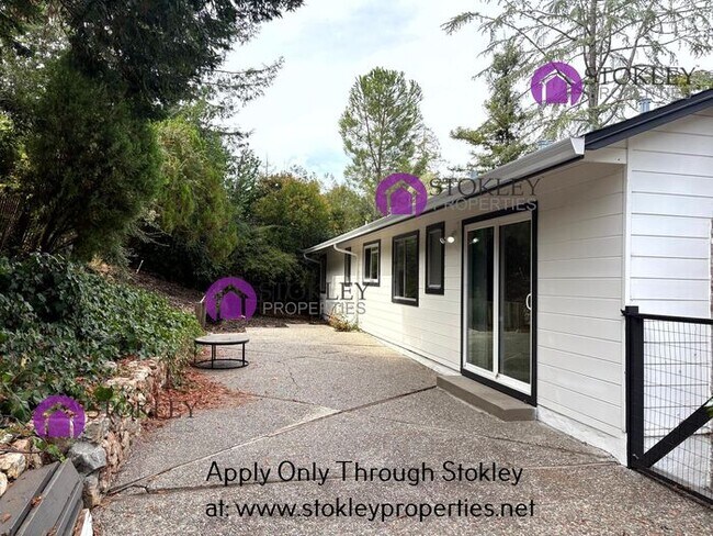 Building Photo - 1067 Ridge Park Dr