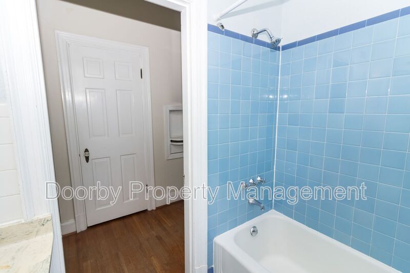 Building Photo - 408 Frazier Dr