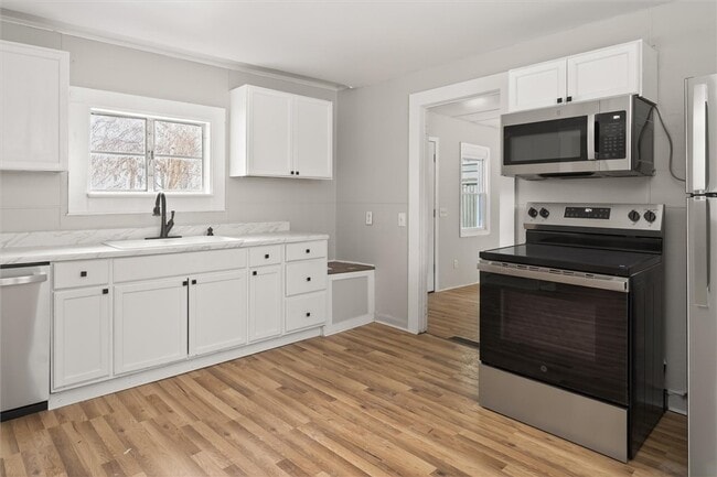 Building Photo - 127 Conkey Ave