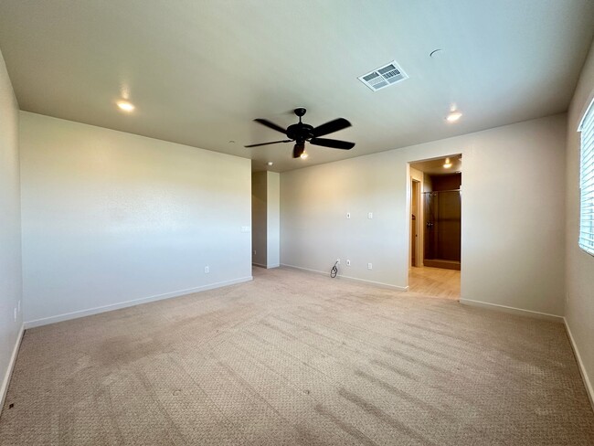 Building Photo - Summerlin West