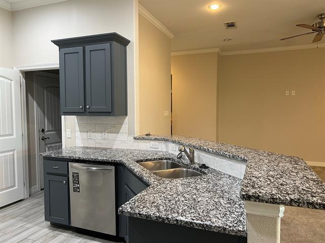 Building Photo - 110 Frank St