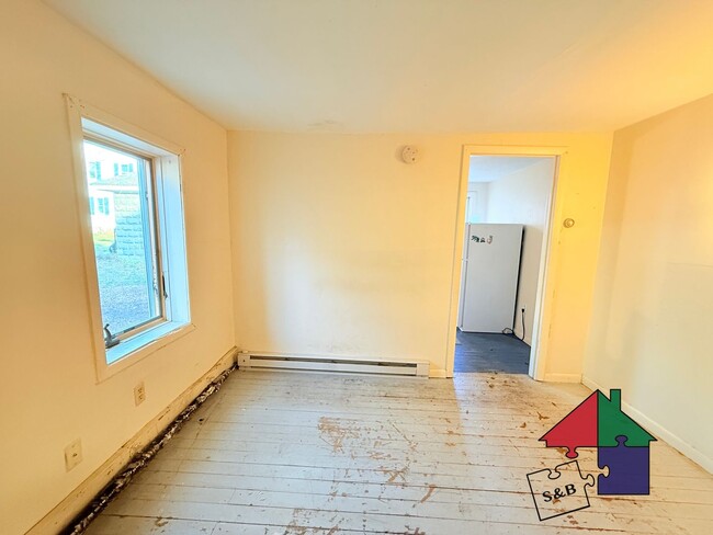 Building Photo - 4 Weaver Ln