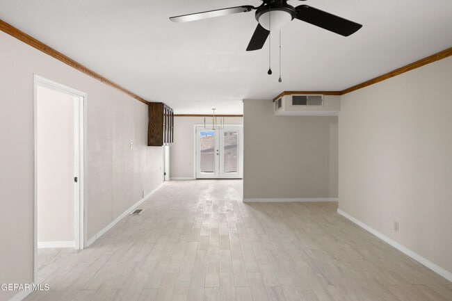 Building Photo - 4317 Larchmont Dr