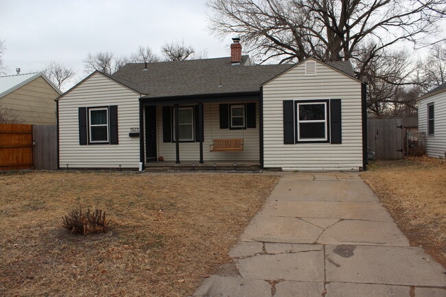 Building Photo - 1523 W 17th St N