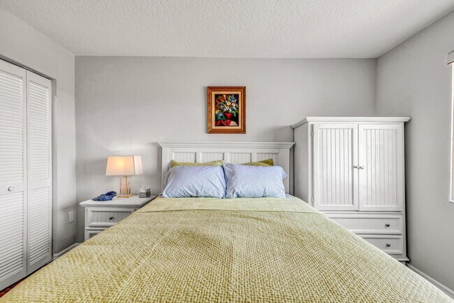 Building Photo - Available April 1st, 2026