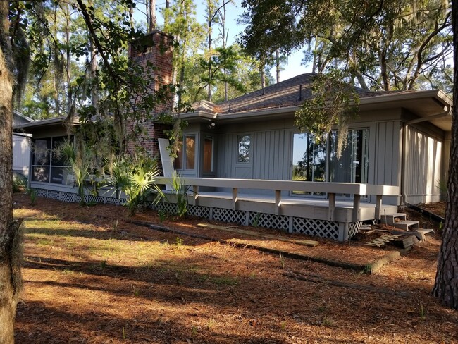 Building Photo - Hilton Head Plantation