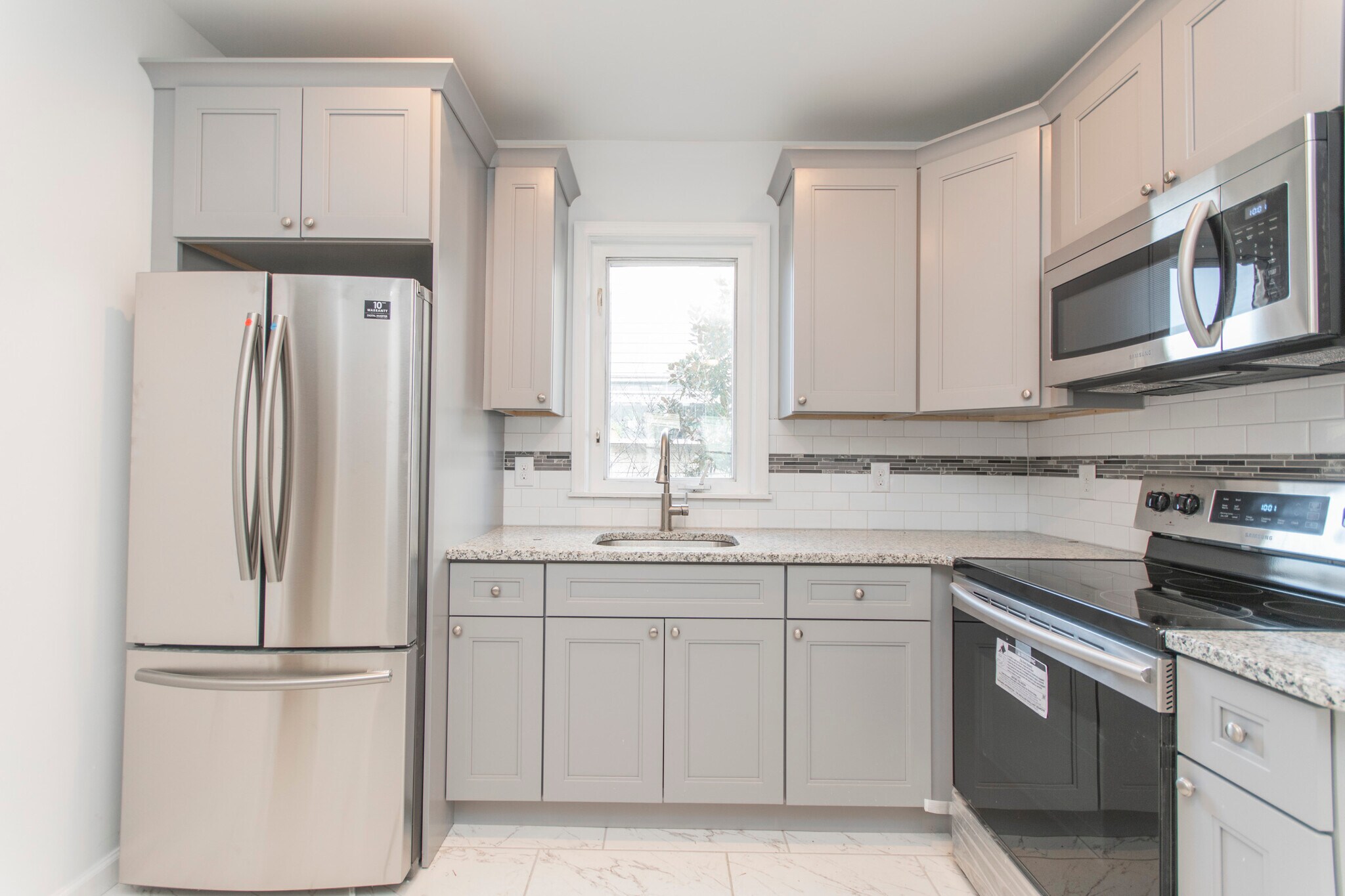 Kitchen - 115 N Lafayette Ave