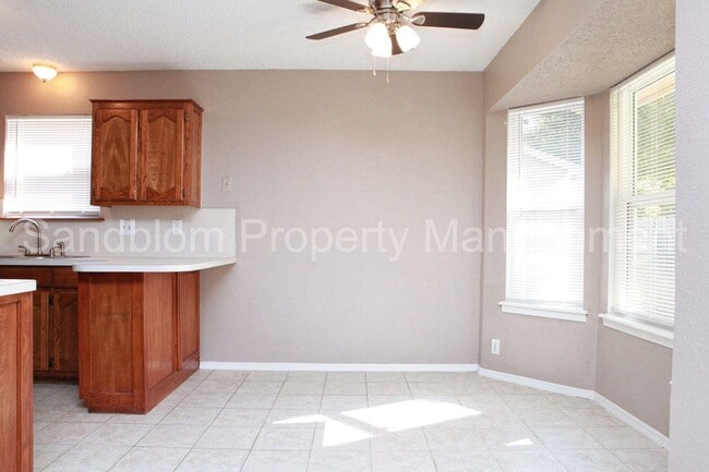 Building Photo - FOR LEASE | Owasso | Available Now!