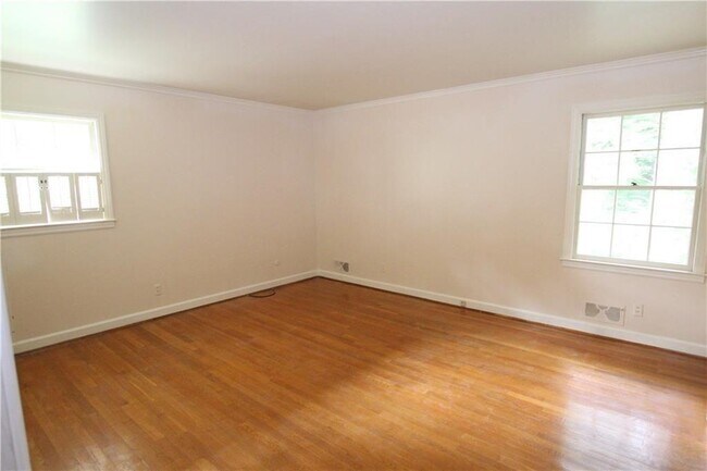 Building Photo - 4690 Huntley Dr NE