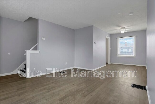 Building Photo - 2235 Homestead Dr