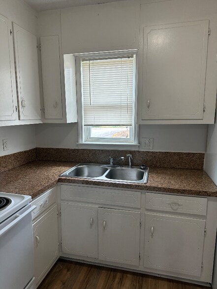 Building Photo - 1923 Norwood St SW